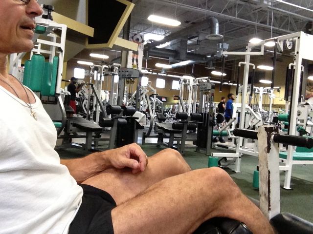 jeff noel working on incline sit up bench at Gold's Gym Orlando
