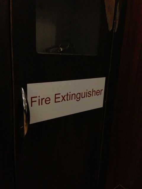 Wall fire extinguisher