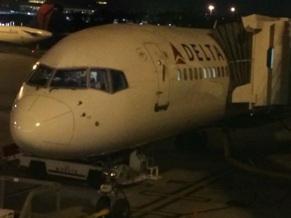 Delta jet at orlando International airport 