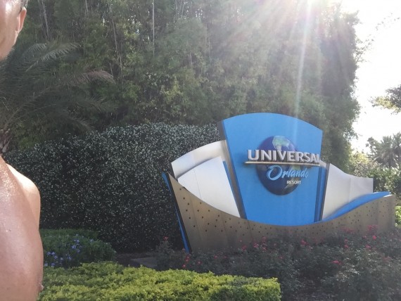 Universal Studios entrance sign