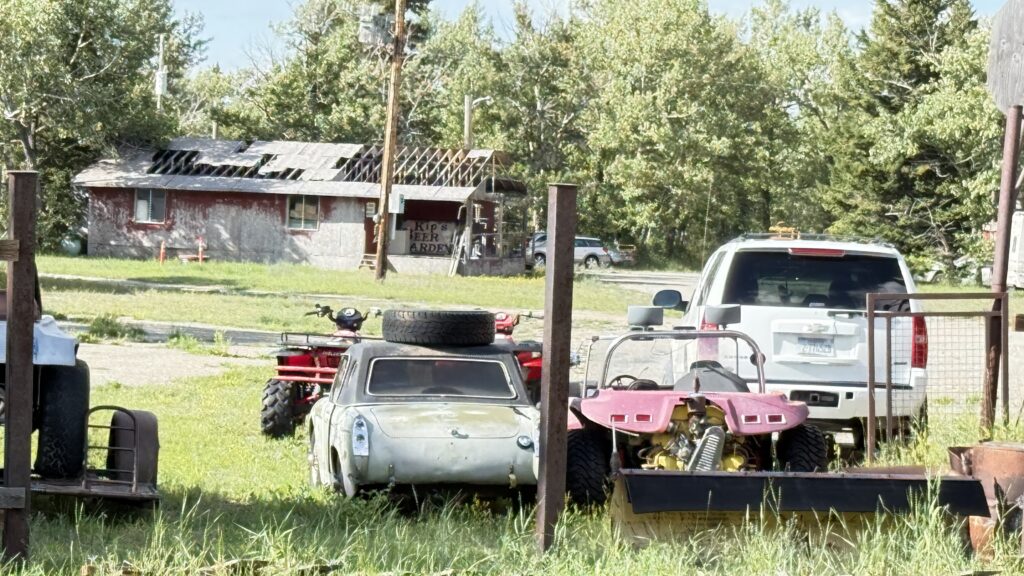 junk yard neighborhood